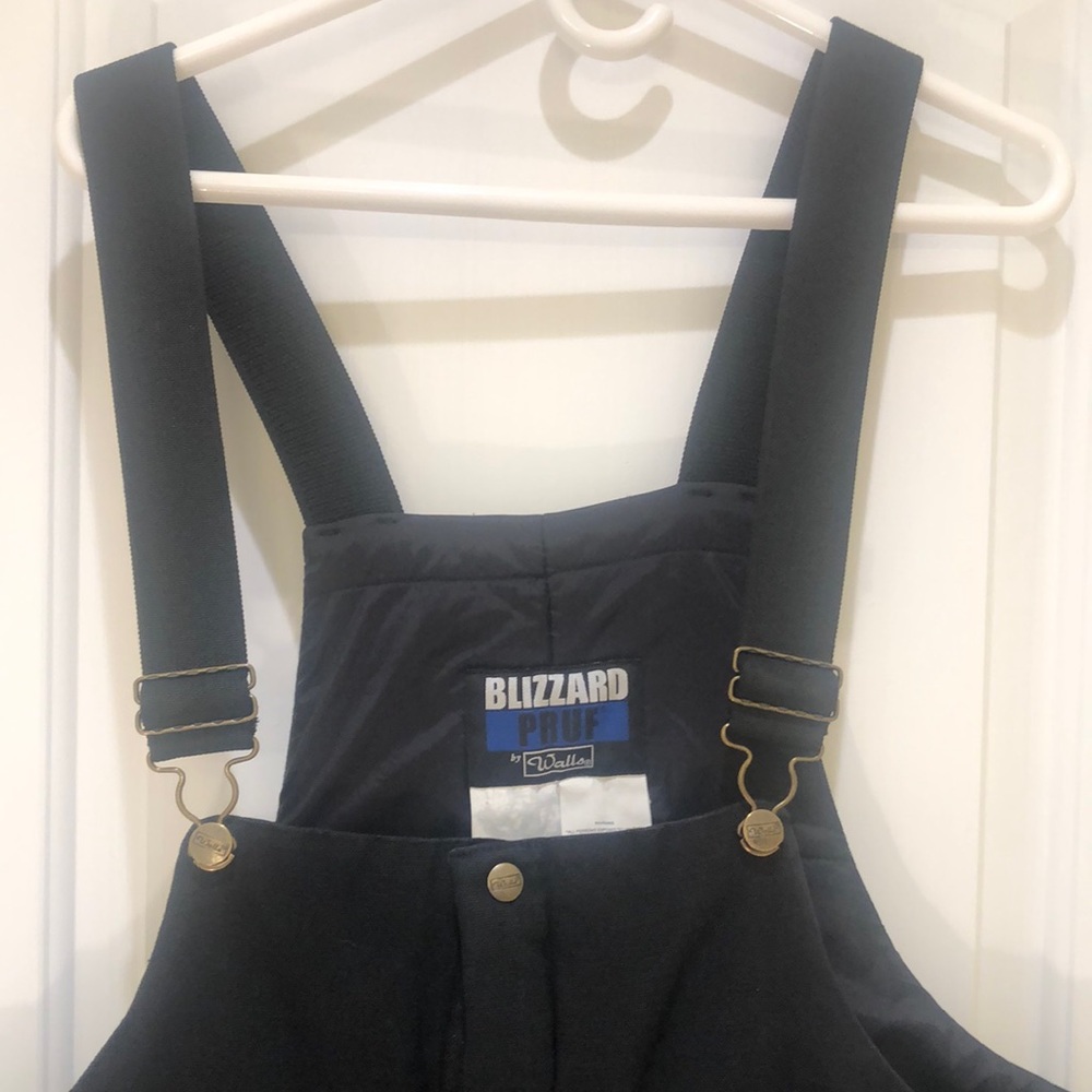 Blizzard Pruf by Walls Overalls. Fully insulated. Size M.  Unisex.
